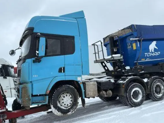 Седельный тягач SHACMAN SX42584V324 2023 года б/у