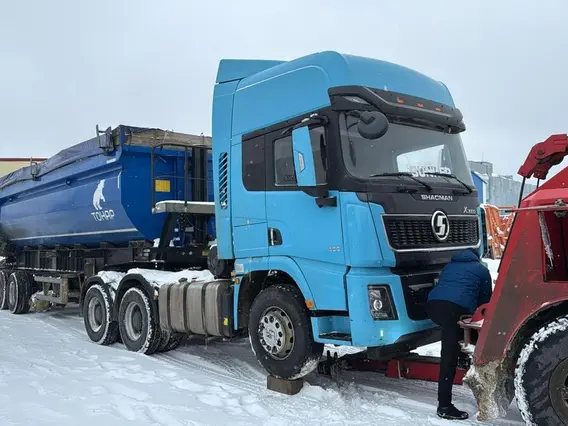 Седельный тягач SHACMAN SX42584V324 2023 года б/у фото 7