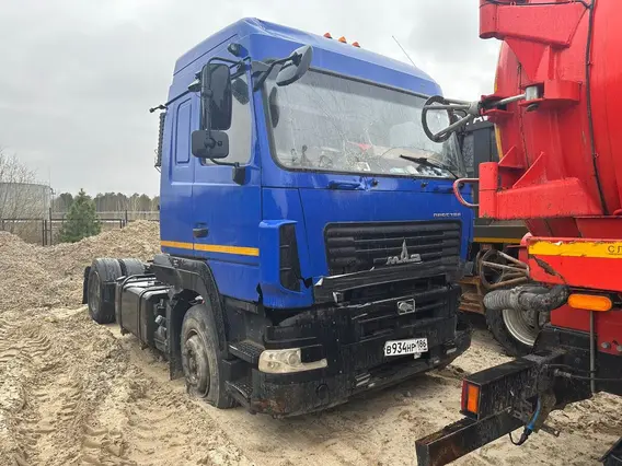 Грузовой седельный тягач МАЗ-5440С9-520-031 2020 года б/у фото 4