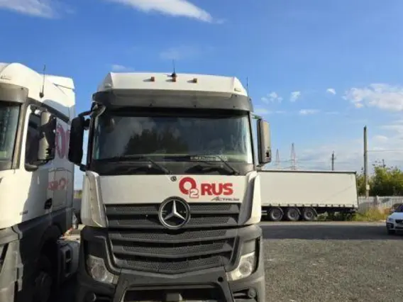 Седельный тягач Mercedes-Benz Actros 2021 года б/у
