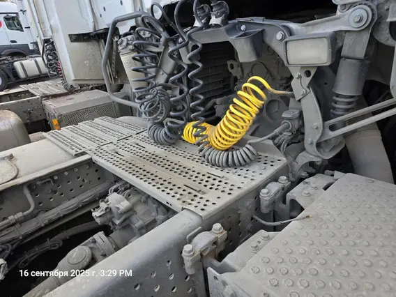 Седельный тягач Mercedes-Benz Actros 2021 года б/у фото 3