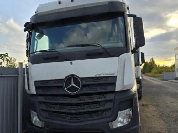 Седельный тягач Mercedes-Benz Actros 2021 года б/у