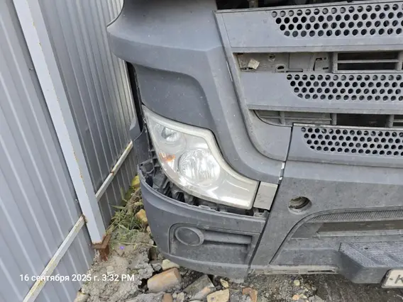 Седельный тягач Mercedes-Benz Actros 2021 года б/у фото 10
