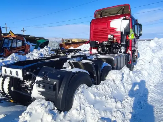 Седельный тягач SHACMAN SX42586V385 2022 года б/у фото 4