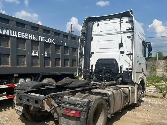 Седельный тягач SHACMAN SX4188YY381 2023 года б/у фото 2