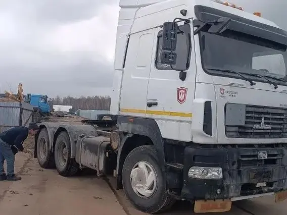 Седельный тягач МАЗ 643008 2022 года б/у фото 2