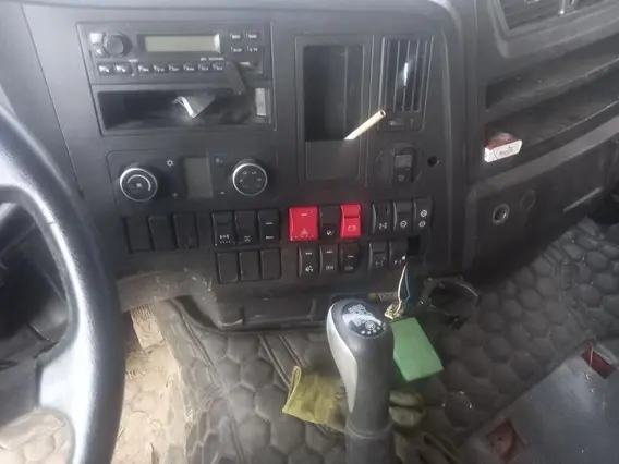 Тягач седельный SHACMAN SX42586V385 2023 года б/у фото 12