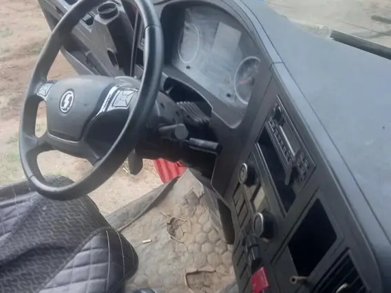 Тягач седельный SHACMAN SX42586V385 2023 года б/у фото 10