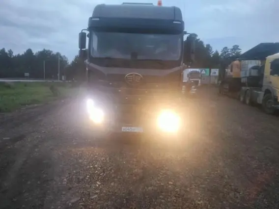 Седельный тягач FAW CA4259P25K15T1E6A80 2022 года б/у фото 6