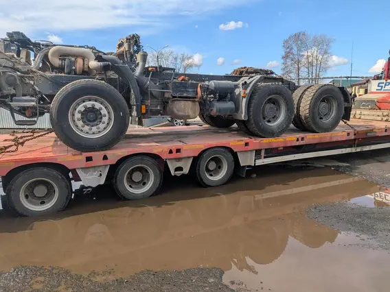 Седельный тягач Iveco Trakker 2021 года б/у фото 3