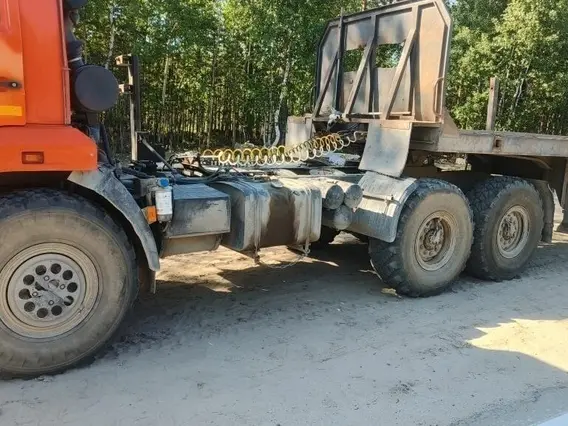 Седельный тягач КАМАЗ 670431 2017 года б/у фото 3
