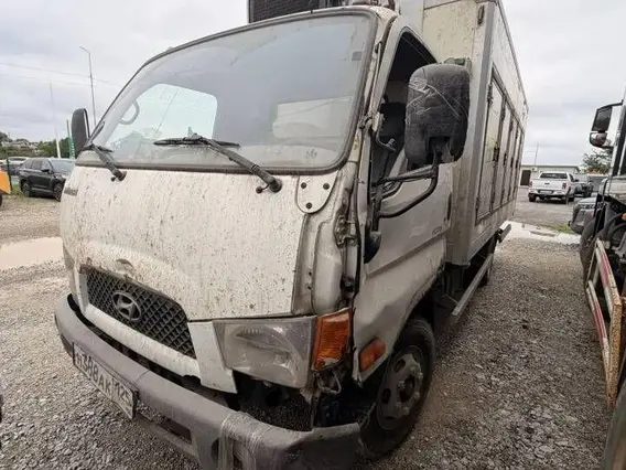 Рефрижератор 37244P Hyundai HD-78 2011 года б/у