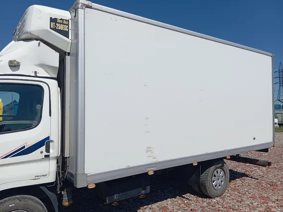 Рефрижератор HYUNDAI MIGHTY 2013 года б/у фото 7