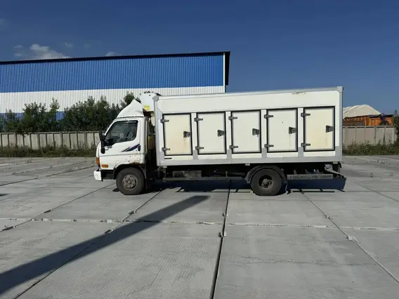Рефрижератор HYUNDAI MIGHTY 2013 года б/у фото 4
