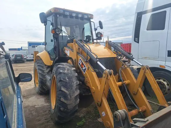 Экскаватор-погрузчик Runmax SE460 2022 года б/у