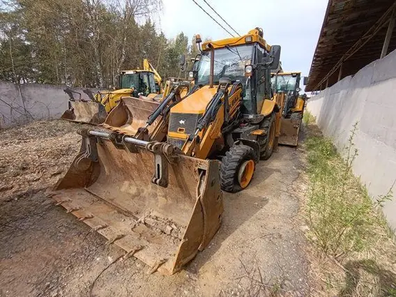 Экскаватор-погрузчик Bull HD100 2023 года б/у
