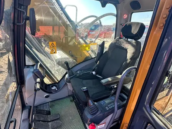 Экскаватор XCMG XE215C 2021 года б/у фото 9