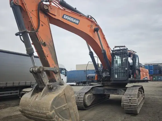 Экскаватор гусеничный одноковшовый полноповоротный DOOSAN DX530LC-7M 2022 года б/у
