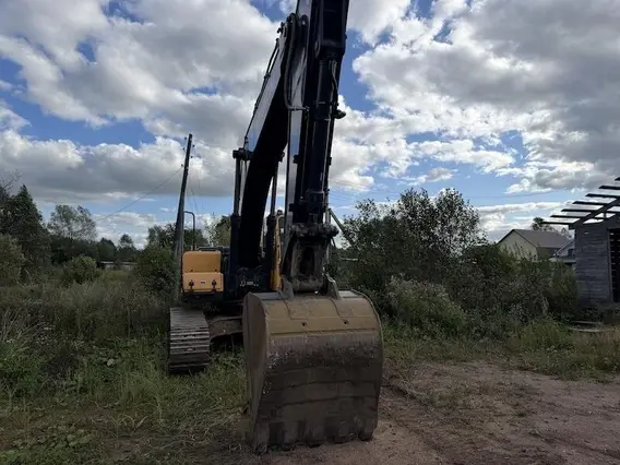 Экскаватор гусеничный HYUNDAI R260LC-9S 2023 года б/у фото 2