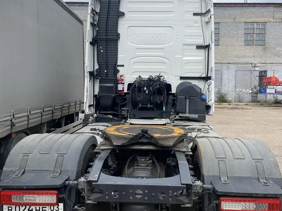 Седельный тягач Volvo FH 2021 года б/у фото 3