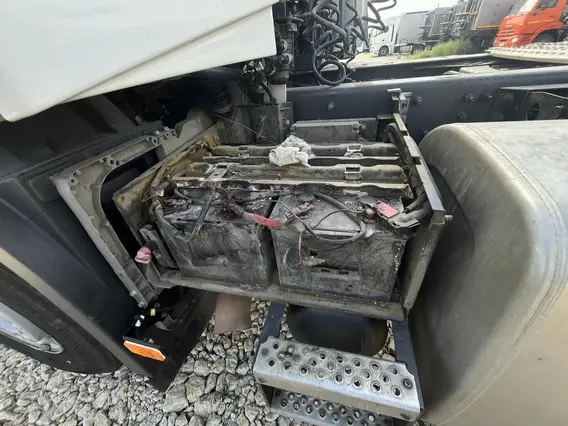 Тягач Volvo FM-TRUCK 6x2 2021 года б/у фото 11