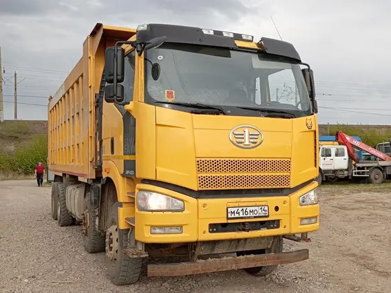 Специализированный, автомобиль - самосвал FAW J6 2021 года б/у фото 2