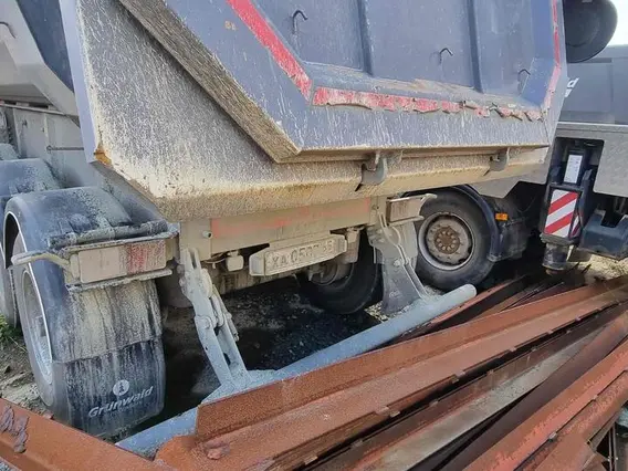 Самосвальный полуприцеп Grunwald 9453-0000011-60 2022 года б/у фото 2