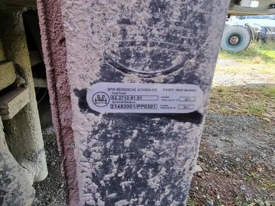 Специализированный, полуприцеп - самосвал GRUNWALD 9453-0000012-60 2022 года б/у фото 2