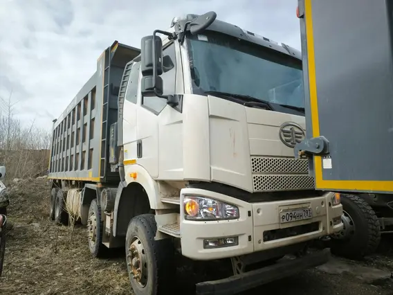 Специализированный автомобиль- самосвал FAW J6 2023 года б/у фото 4