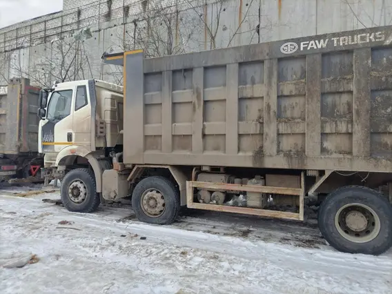 Самосвал FAW J6 2022 года б/у фото 6