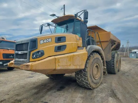 Шарнирно-сочлененный самосвал BELL B40E 2021 года б/у