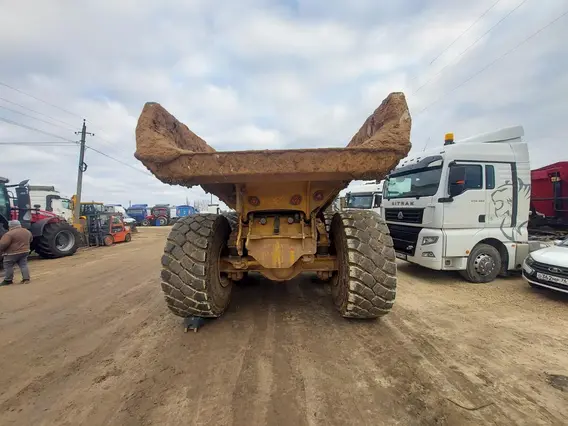 Шарнирно-сочлененный самосвал BELL B40E 2021 года б/у фото 7