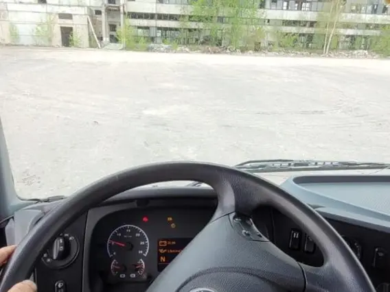 Специализированный, седельный тягач для буксировки полуприцепов для перевозки опасных грузов КАМАЗ М2640 2021 года б/у фото 6