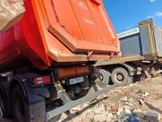 Самосвальный полуприцеп Grunwald 9453-0000010-50 2022 года б/у фото 6