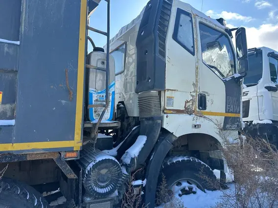 Самосвал FAW J6 2022 года б/у фото 9