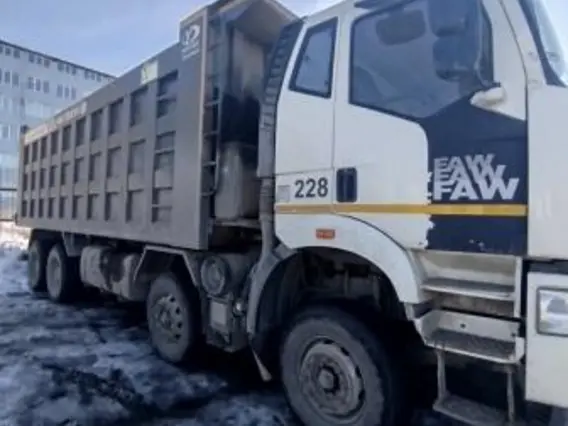 Специализированный, автомобиль-самосвал FAW J6 2022 года б/у фото 10