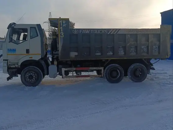 Специализированный, автомобиль - самосвал FAW J6 2022 года б/у фото 3