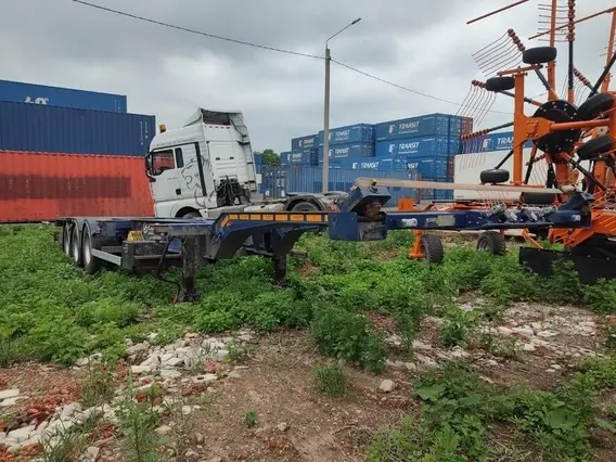 Полуприцеп-контейнеровоз УралСпецТранс 946519 2022 года б/у фото 2