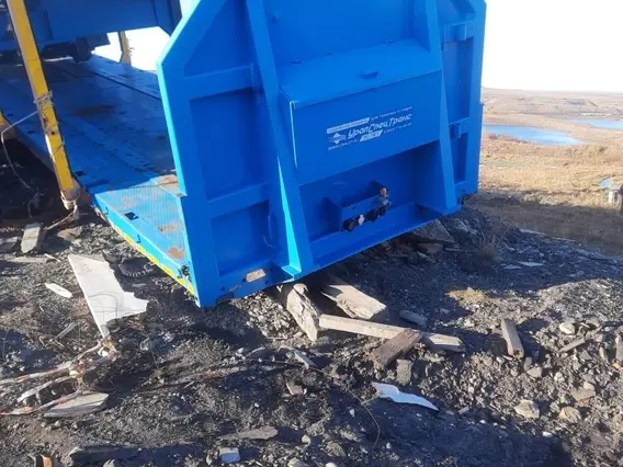 Полуприцеп-контейнеровоз УралСпецТранс 946518-A1-04 2022 года б/у фото 3