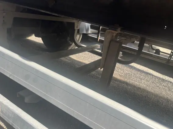 Самосвальный полуприцеп ЮГ АВТО 924000 2023 года б/у фото 7