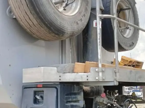 Полуприцеп-самосвал Grunwald 9453-0000010-50 2022 года б/у фото 9
