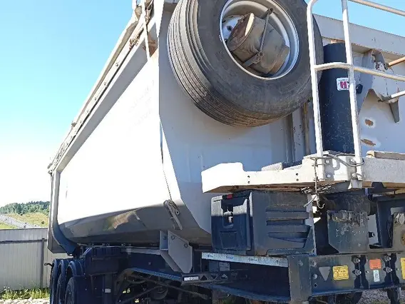 Полуприцеп-самосвал Grunwald 9453-0000010-50 2022 года б/у фото 3