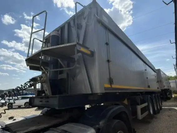 Полуприцеп-самосвал Bodex KIS 4WA1 2023 года б/у