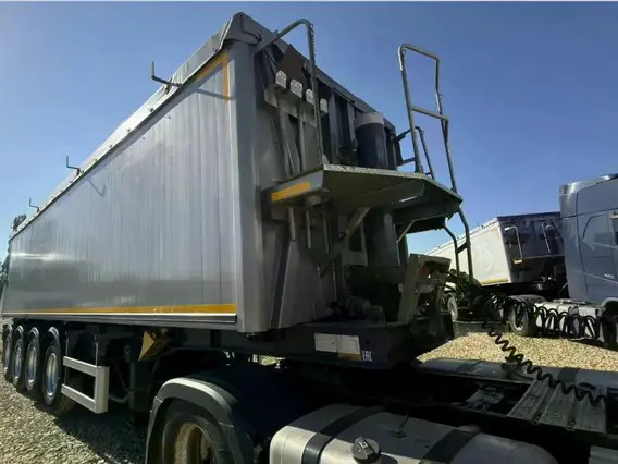Полуприцеп-самосвал Bodex KIS 4WA1 2023 года б/у