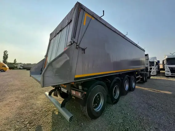 Полуприцеп-самосвал Bodex KIS 4WA1 2023 года б/у фото 3