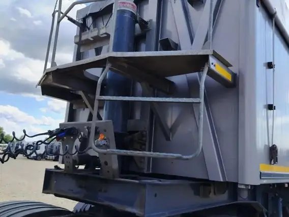 Полуприцеп-самосвал Bodex KIS 4WA1 2023 года б/у