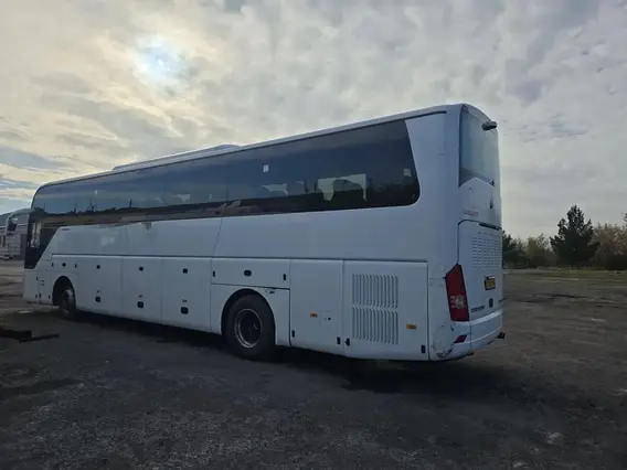 Междугородний автобус Yutong ZK6122H9 2022 года б/у фото 9