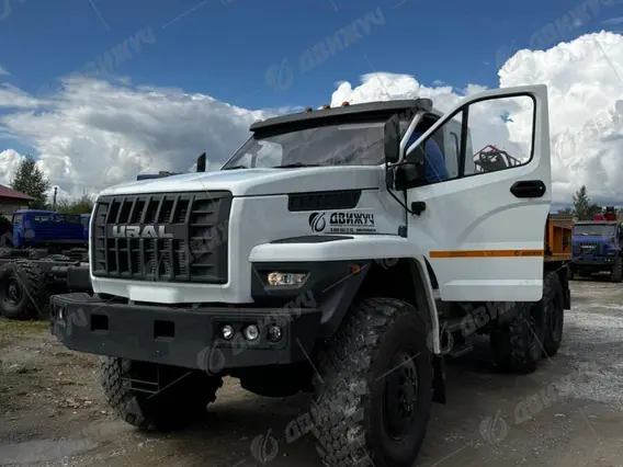 Буровая установка АЗА-3М на шасси Урал NEXT 5557-72 со спальным местом 2026 года новый фото 5