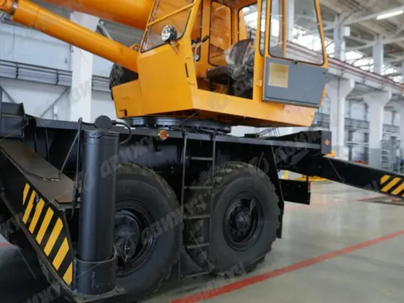 Автокран Ивановец КС-35714 на шасси УРАЛ-5557 2026 года новый фото 7