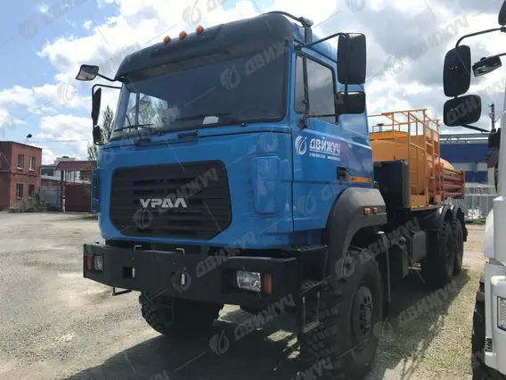 Агрегат кислотной обработки скважин СИН-32 на шасси УРАЛ 4320-80 бескапотный (32 Мпа, диаметр плунжера 125 ) 2026 года новый фото 6